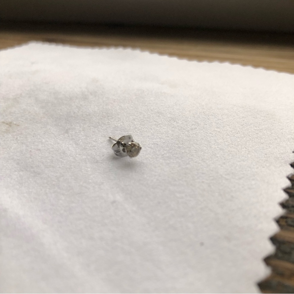 Diamond Earring. 14k white gold
